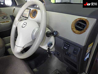 TOYOTA SIENTA 2013