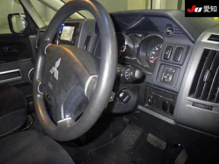 MITSUBISHI DELICA D5 2011
