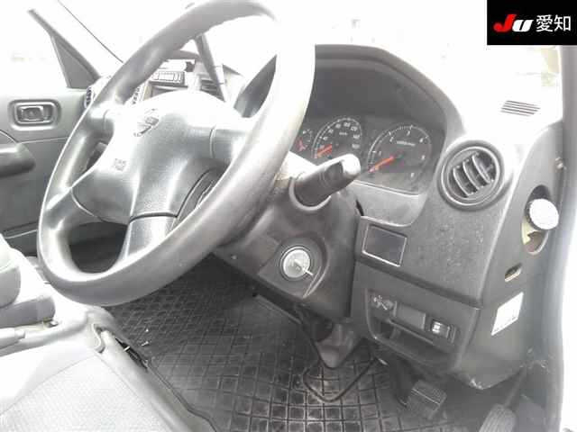 NISSAN CARAVAN VAN 2010