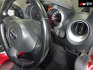 NISSAN JUKE 2012