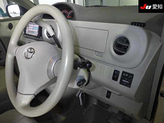 TOYOTA PORTE 2010