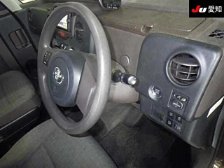 TOYOTA PORTE 2012