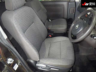 TOYOTA PORTE 2012