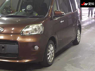 TOYOTA PORTE 2012