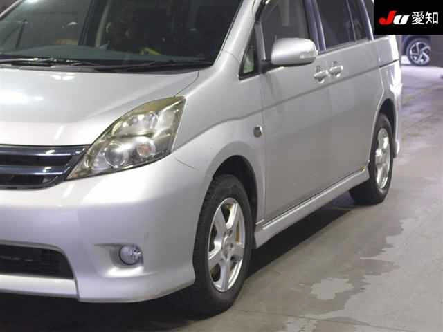 TOYOTA ISIS 2009