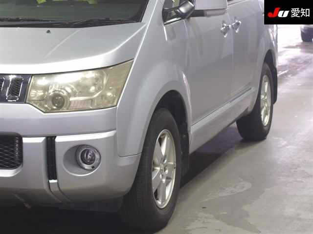 MITSUBISHI DELICA D5 2008
