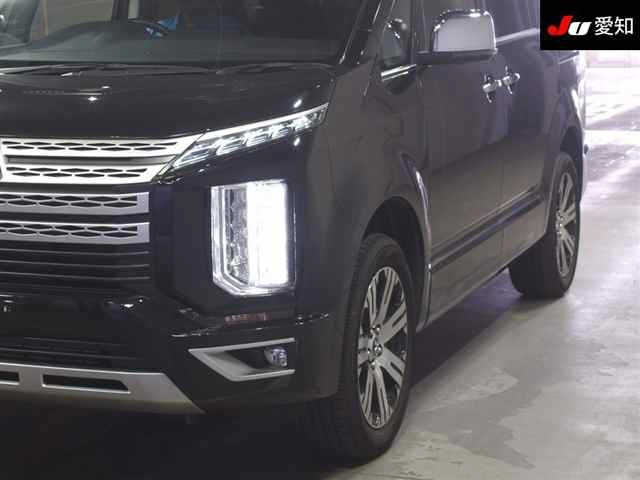 MITSUBISHI DELICA D5 2023