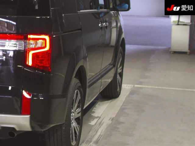 MITSUBISHI DELICA D5 2023