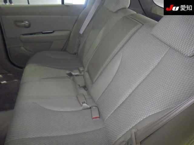 NISSAN TIIDA 2011