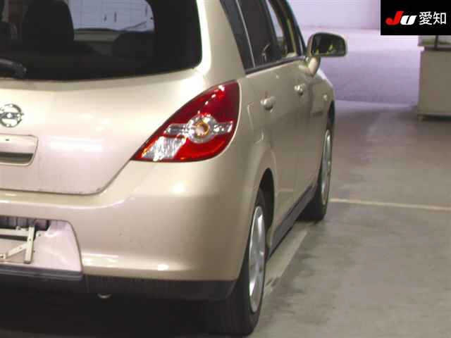 NISSAN TIIDA 2011