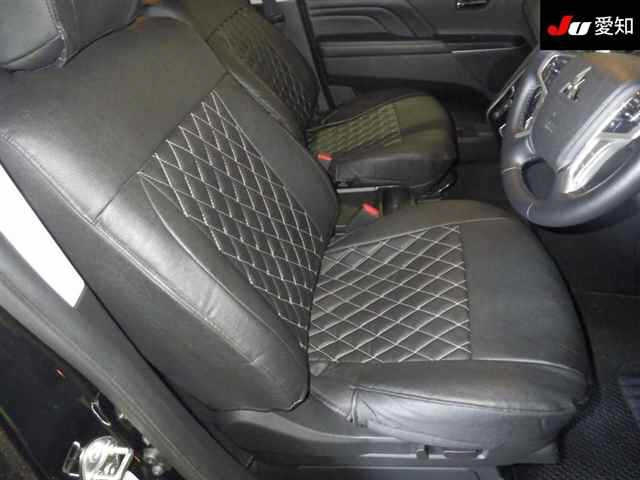 MITSUBISHI DELICA D5 2023