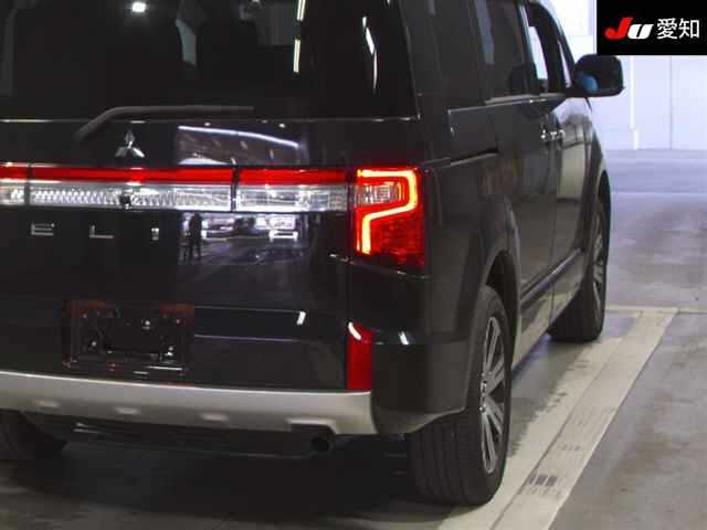 MITSUBISHI DELICA D5 2023