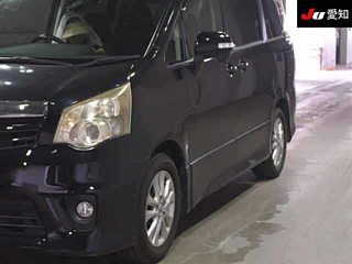 TOYOTA NOAH 2010
