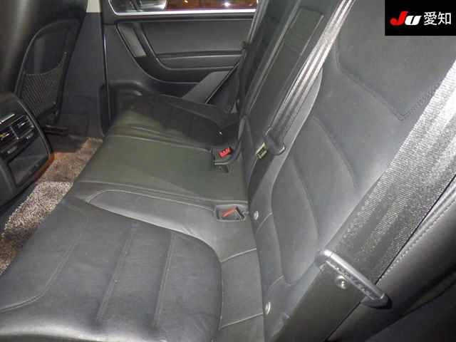 VOLKSWAGEN TOUAREG 2013