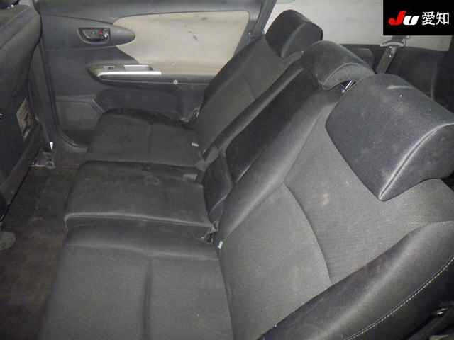 TOYOTA WISH 2010