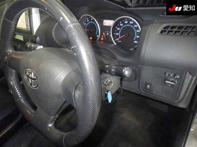 TOYOTA WISH 2010