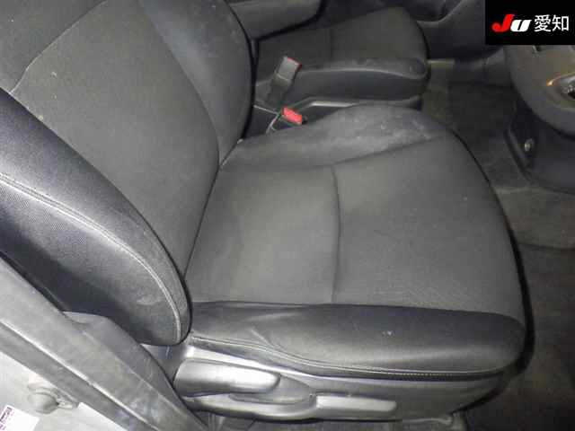 TOYOTA WISH 2010