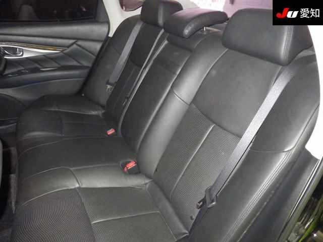 NISSAN FUGA 2010