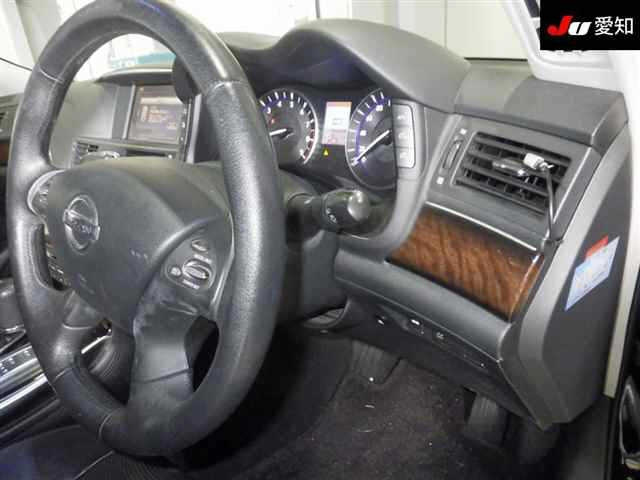 NISSAN FUGA 2010