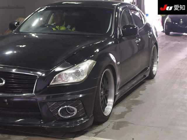 NISSAN FUGA 2010
