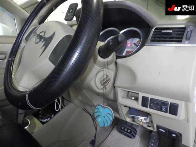 NISSAN TIIDA 2009