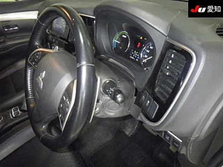 MITSUBISHI OUTLANDER PHEV 2013
