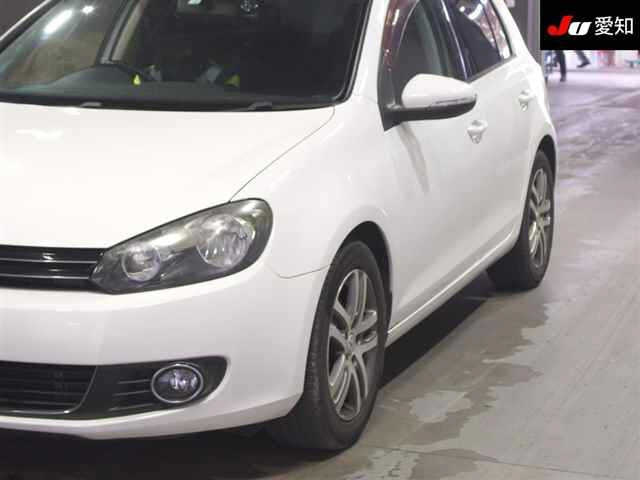 VOLKSWAGEN GOLF 2010