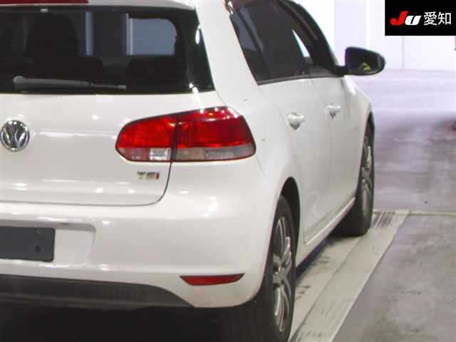 VOLKSWAGEN GOLF 2010