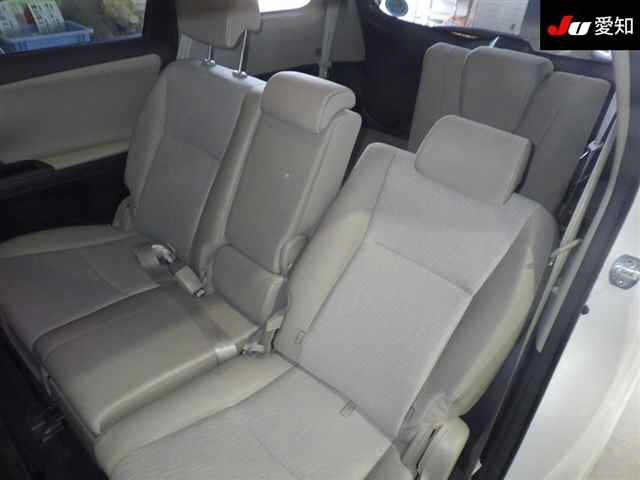 TOYOTA WISH 2011