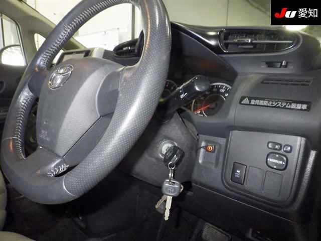 TOYOTA WISH 2011