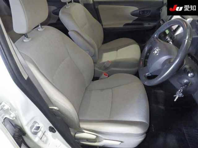 TOYOTA WISH 2011