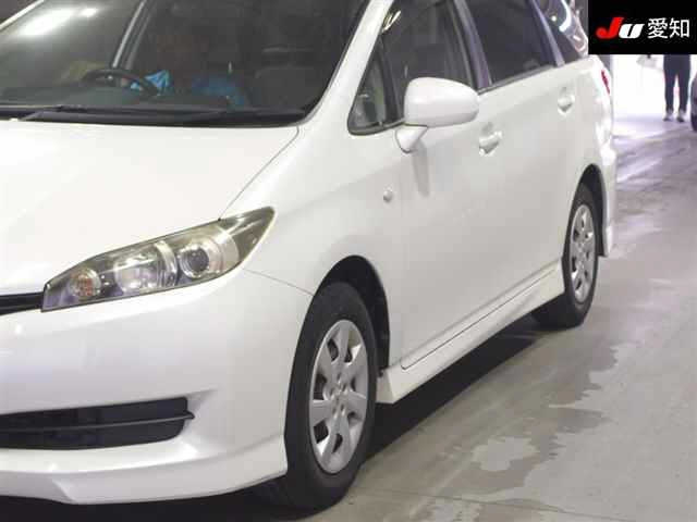 TOYOTA WISH 2011