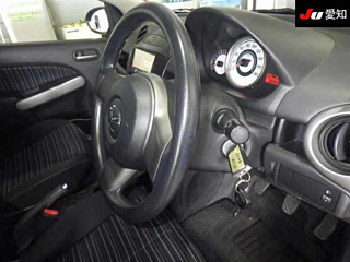 MAZDA DEMIO 2010