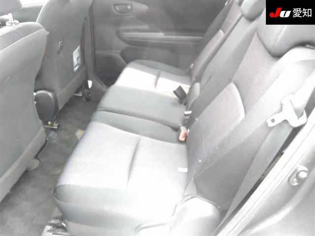 TOYOTA WISH 2013