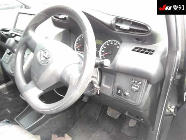 TOYOTA WISH 2013