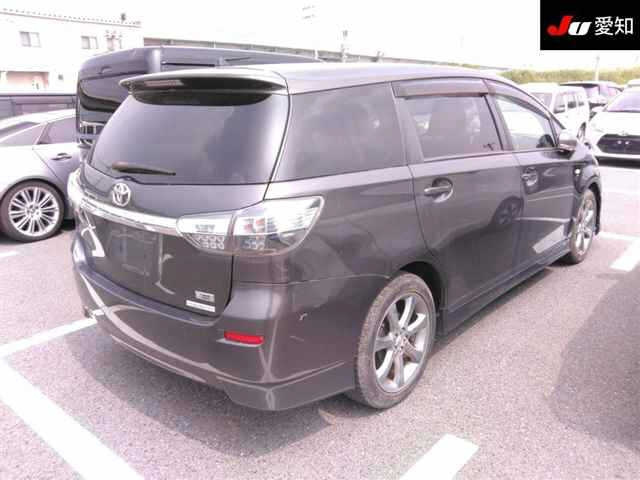 TOYOTA WISH 2013