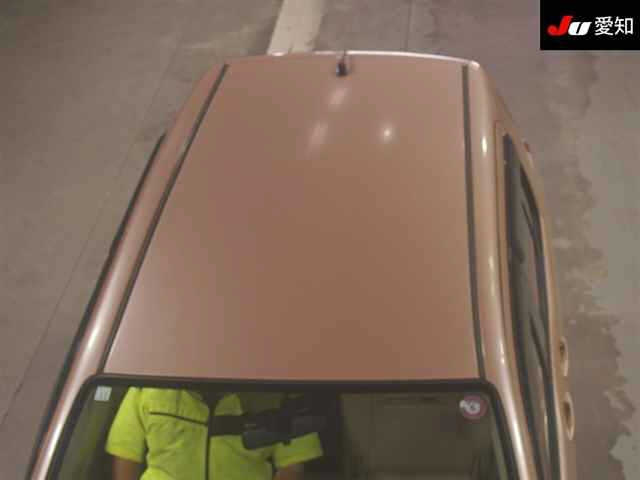 TOYOTA RAUM 2010