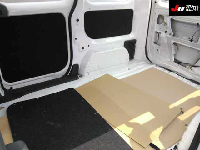 NISSAN NV200 2021