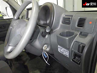DAIHATSU HIJET VAN 2017