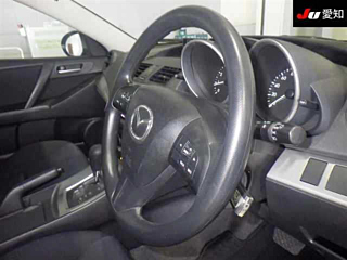MAZDA AXELA 2010