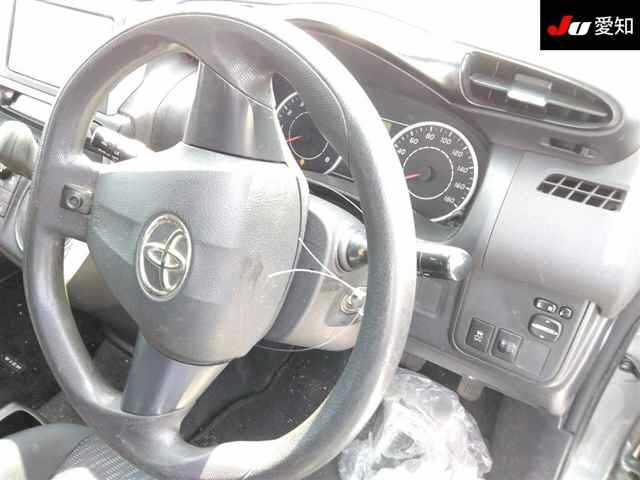 TOYOTA WISH 2010
