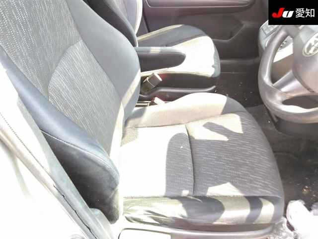 TOYOTA WISH 2010