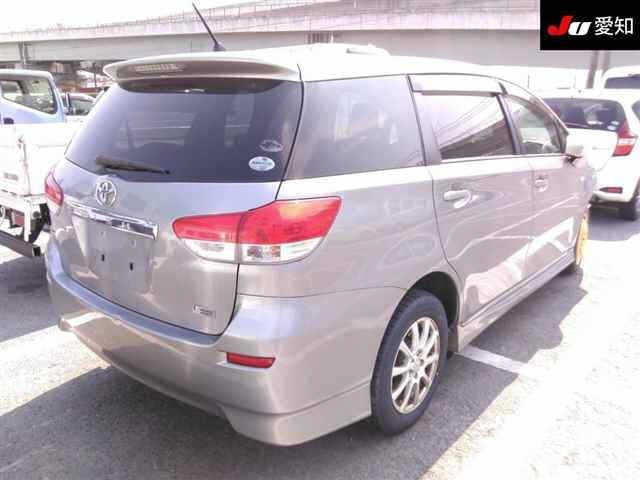 TOYOTA WISH 2010