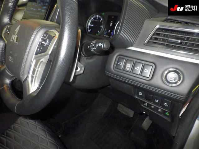 MITSUBISHI DELICA D5 2022
