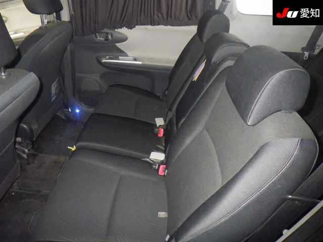 TOYOTA WISH 2010