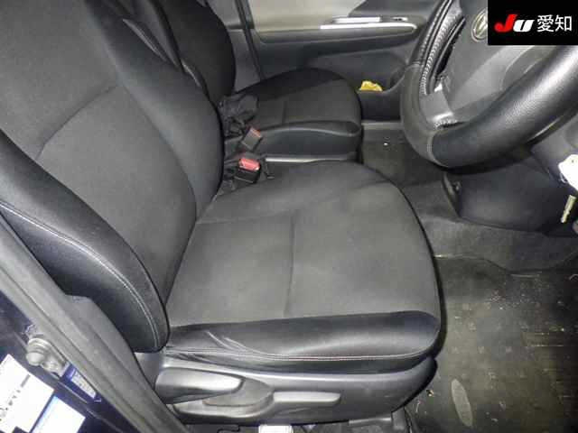 TOYOTA WISH 2010