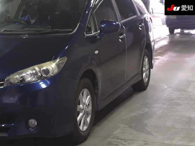 TOYOTA WISH 2010