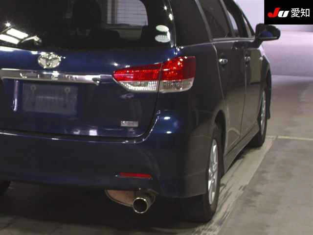 TOYOTA WISH 2010