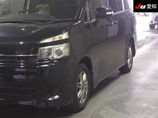 TOYOTA VOXY 2012