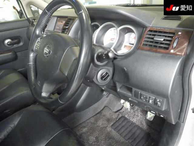 NISSAN TIIDA 2009